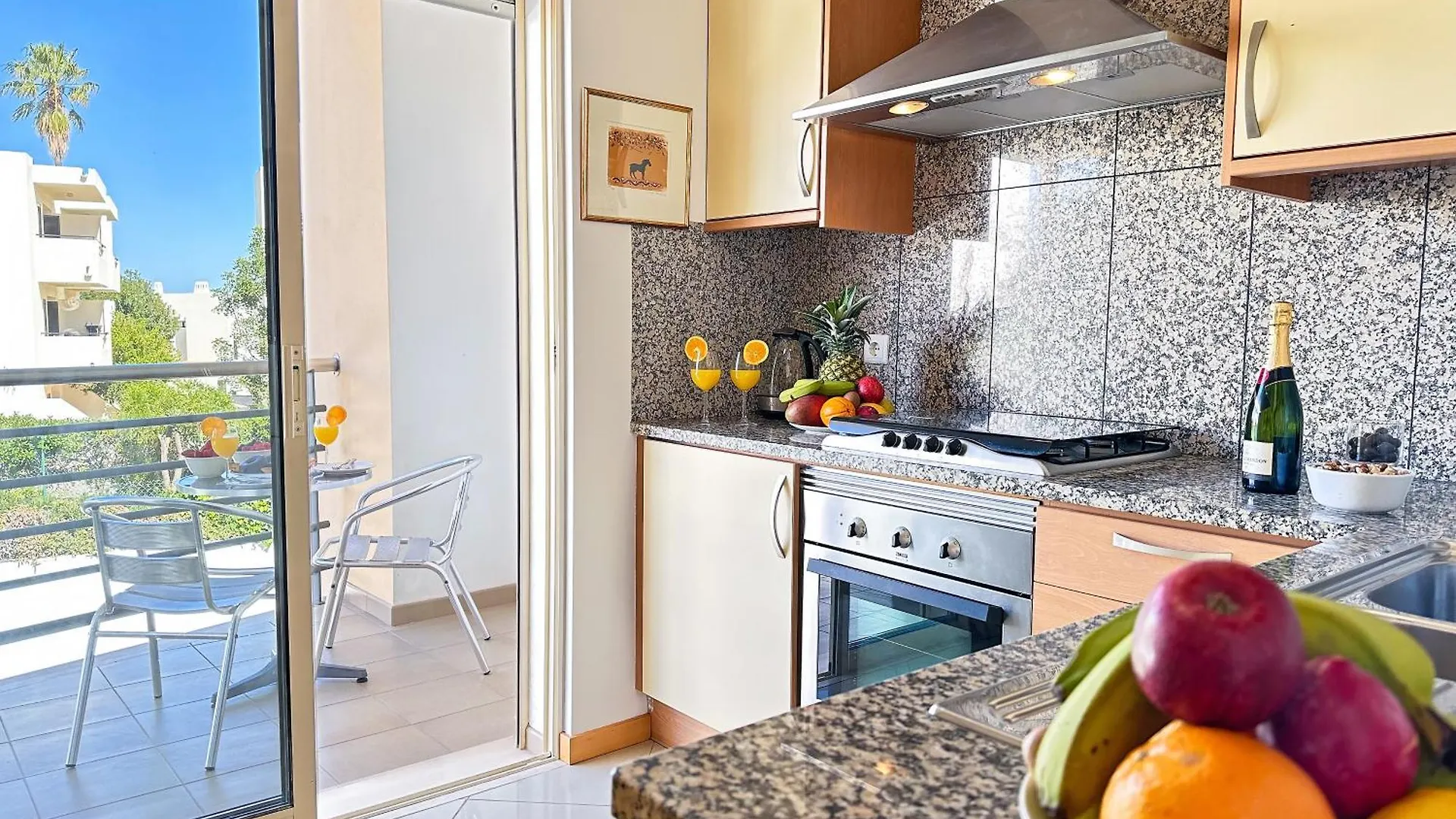 Modern Ocean, Garden & Pool View Condo By Becherish Албуфейра