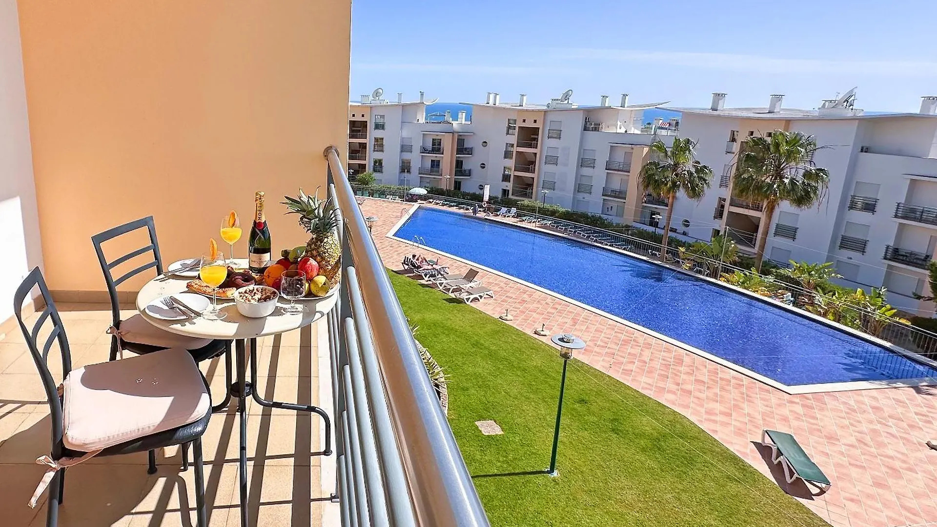 Modern Ocean, Garden & Pool View Condo By Becherish Албуфейра