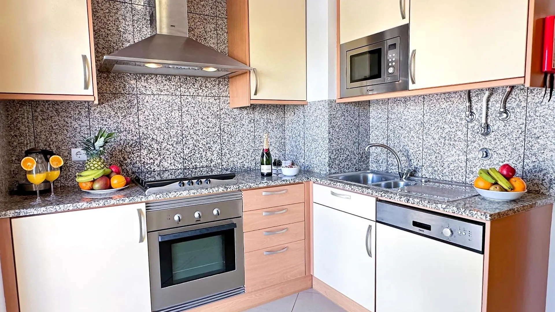 Lägenhet Modern Ocean, Garden & Pool View Condo By Becherish Albufeira